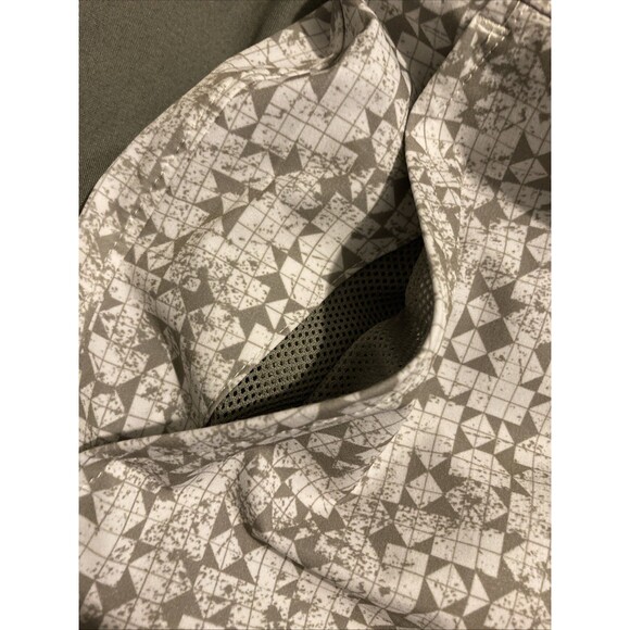 VRST Men's 5” Resort Short Print White/Silver Stamped Geo Size M NWT - Picture 9 of 14